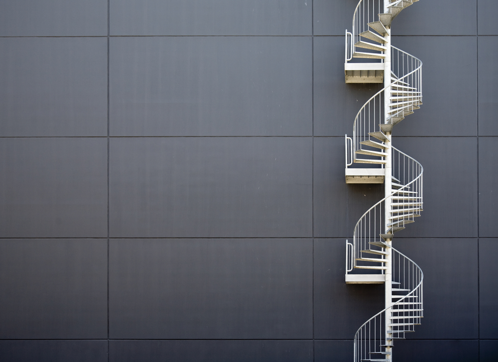 Escaliers extérieurs en aluminium.