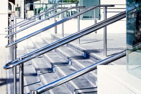 Escalier en extérieur en inox.